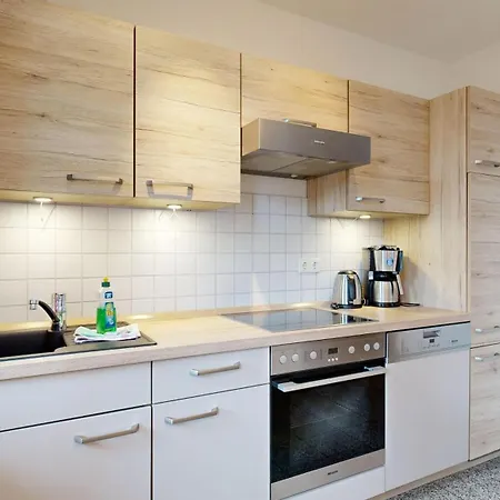 Apartment Strandnahe Mit Schwimmbad Im Haus, A Cappella 15, Binz