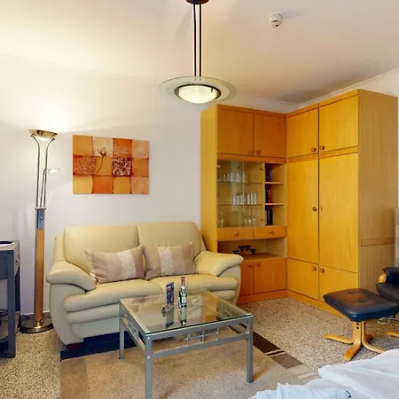 Strandnahe Mit Schwimmbad Im Haus, A Cappella 15, * 빈츠