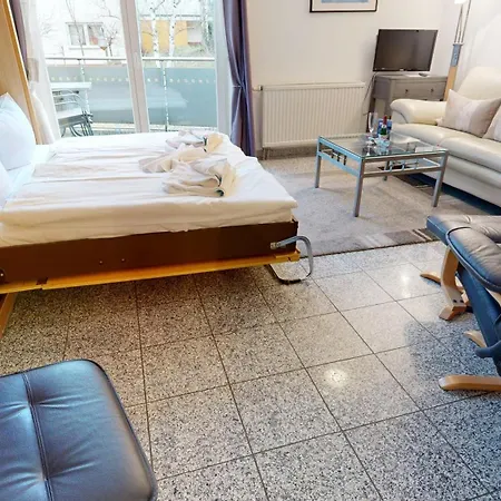 Strandnahe Mit Schwimmbad Im Haus, A Cappella 15, * Binz