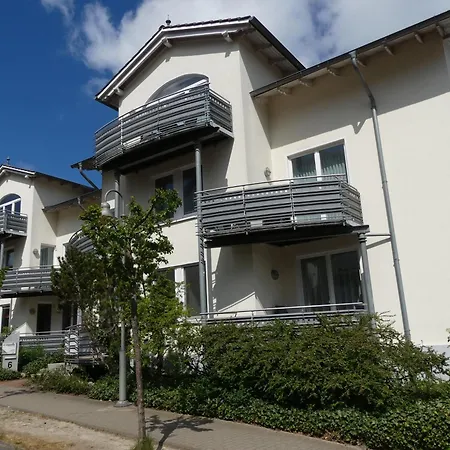 Strandnahe Mit Schwimmbad Im Haus, A Cappella 15, Apartment Binz