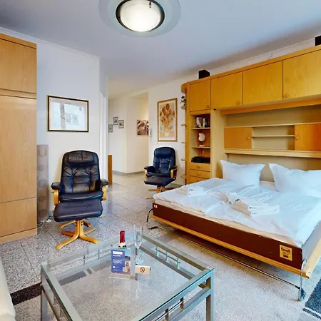 Strandnahe Mit Schwimmbad Im Haus, A Cappella 15, * 빈츠