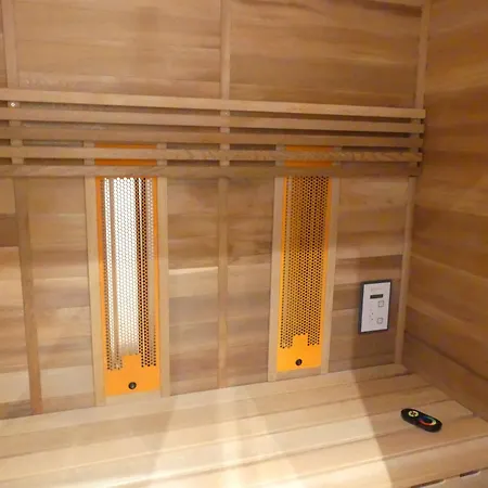 Strandnahe Mit Schwimmbad Im Haus, A Cappella 15, Binz