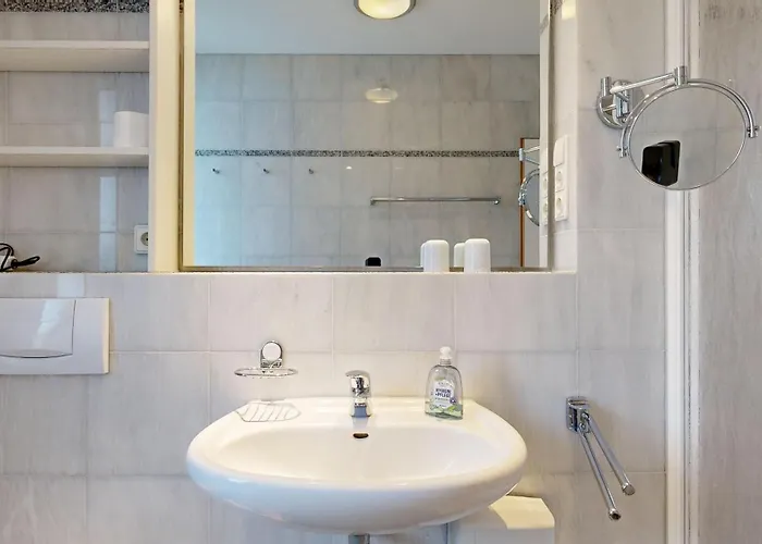 Strandnahe Mit Schwimmbad Im Haus, A Cappella 15, Apartamento *