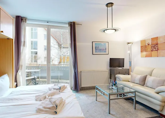 Strandnahe Mit Schwimmbad Im Haus, A Cappella 15, * Binz