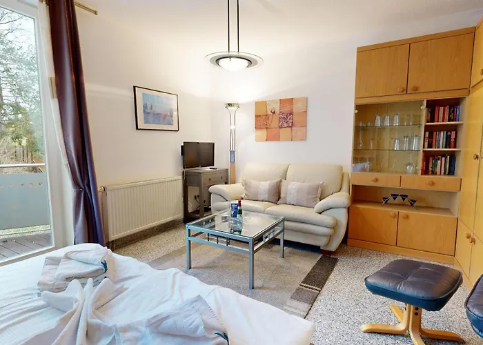 Strandnahe Mit Schwimmbad Im Haus, A Cappella 15, Apartamento Binz