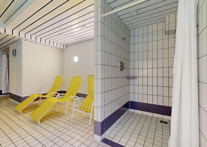 Strandnahe Mit Schwimmbad Im Haus, A Cappella 15, Apartamento Binz